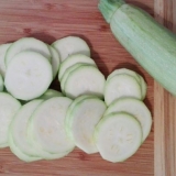 Kako kuhati tikvice sa šampinjonima: u laganom šporetu, u rerni